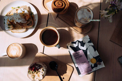 Girls Who Grind Coffee - Houseblend